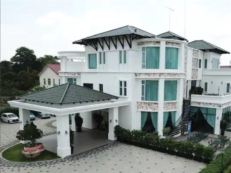 Hotel Casa Bianca Keluang Zewnętrze zdjęcie