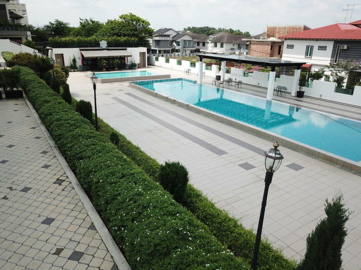 Hotel Casa Bianca Keluang Zewnętrze zdjęcie