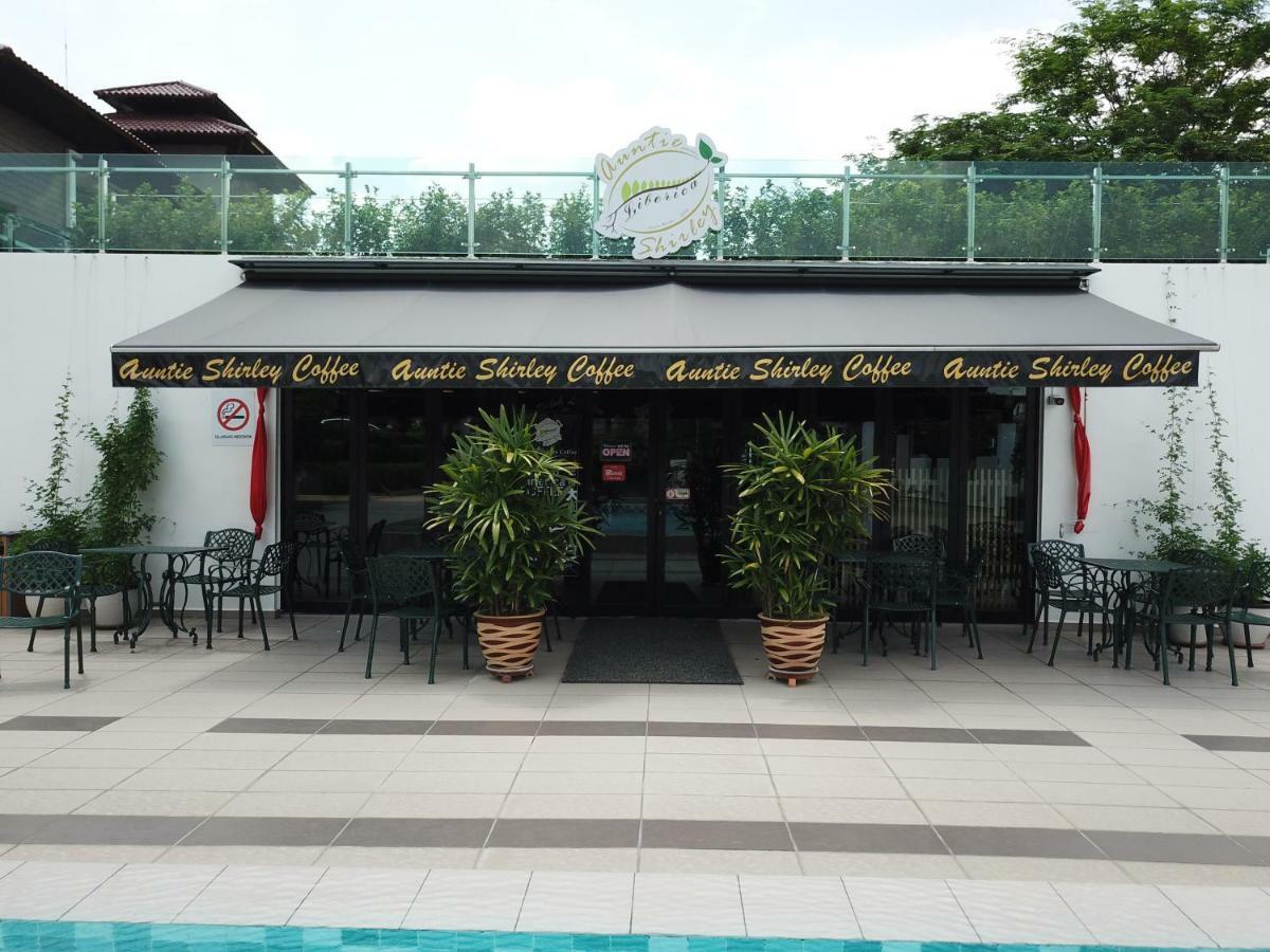 Hotel Casa Bianca Keluang Zewnętrze zdjęcie