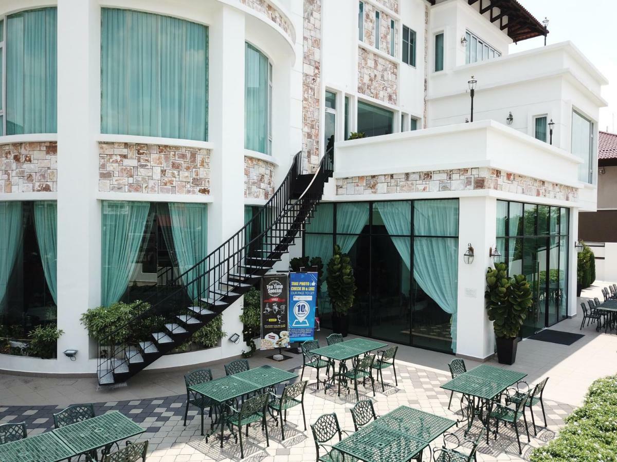 Hotel Casa Bianca Keluang Zewnętrze zdjęcie