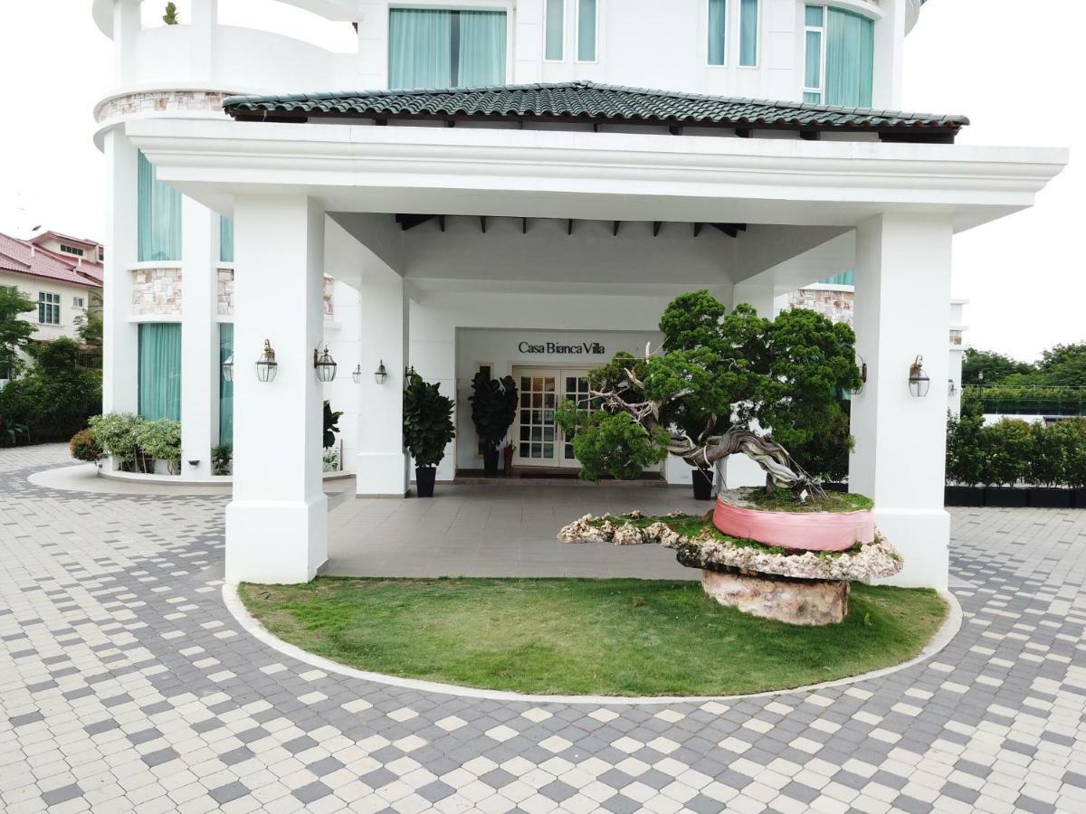 Hotel Casa Bianca Keluang Zewnętrze zdjęcie